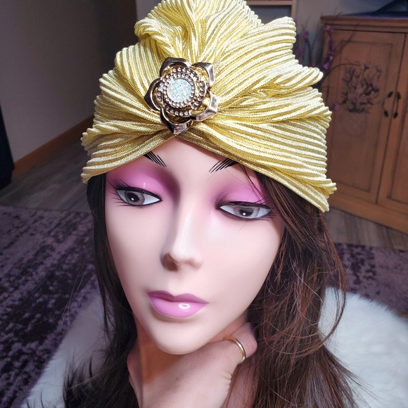 Gold shimmer irridescent broach hat - Picture 11 of 11